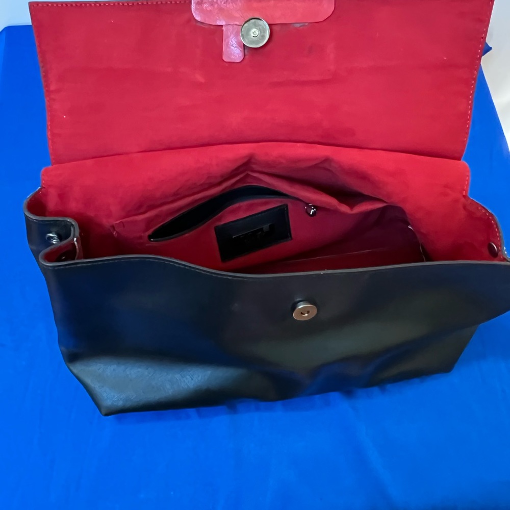 Authentic Innue Italian bag - Picture 10 of 11